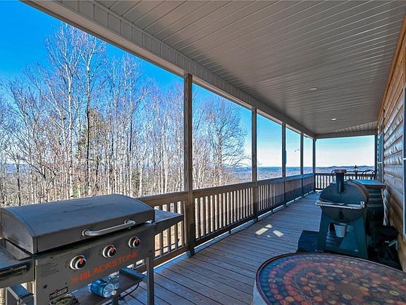 4th image of 658 Green Point Ln