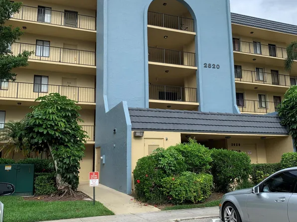2820 Tennis Club Drive #302, West Palm Beach, FL 33417