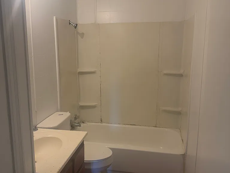 40 Locust Ln — Photo 5