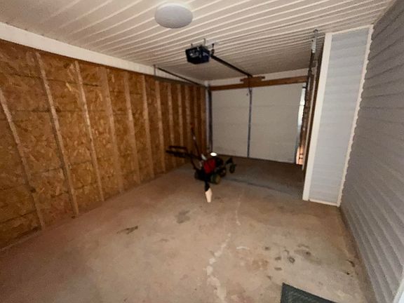 5th image of 219 Long Creek Dr