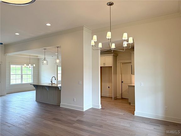 4th image of 13949 Glen Park Ave