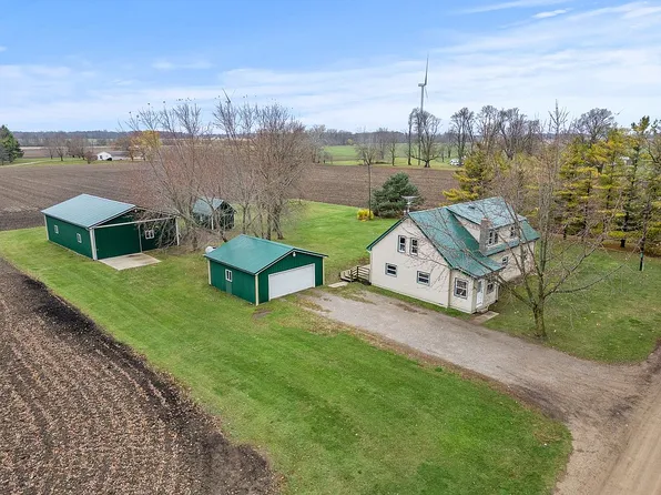 7952 E Fillmore Rd, Ithaca, MI 48847