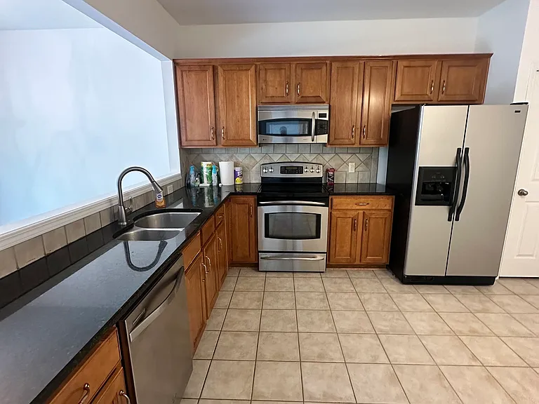 9002 Bishop Crest Ln — Photo 8