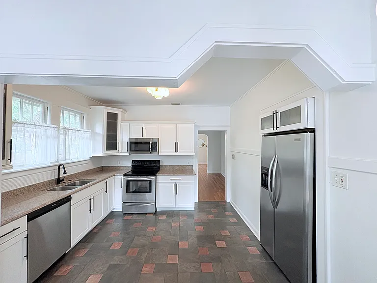 6104 N Suwanee Ave — Photo 20