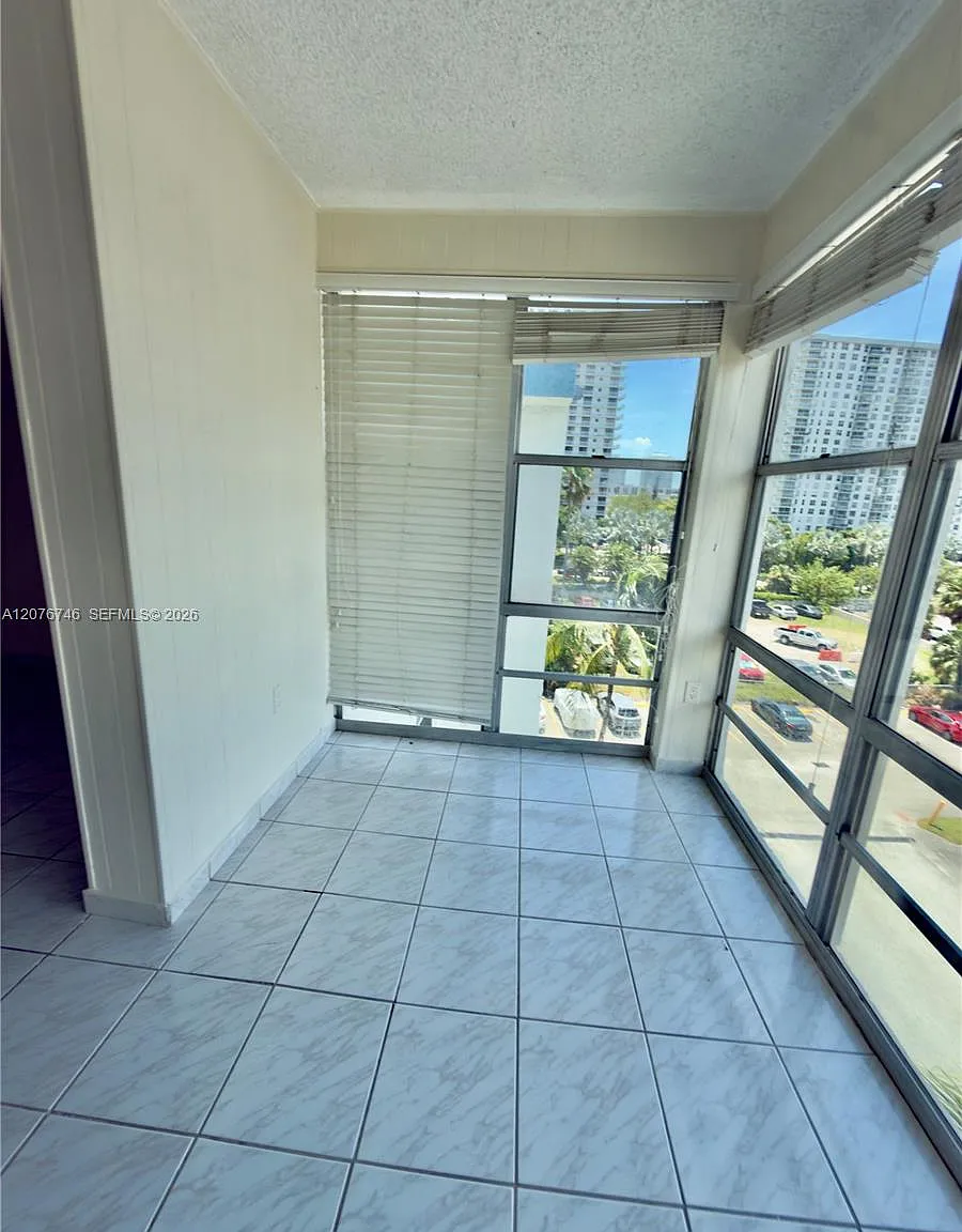 Avila Condo — Photo 4