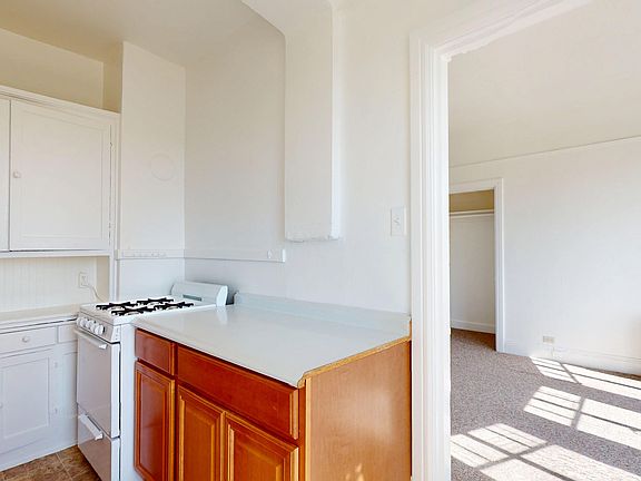4th image of 3272 21st St #403