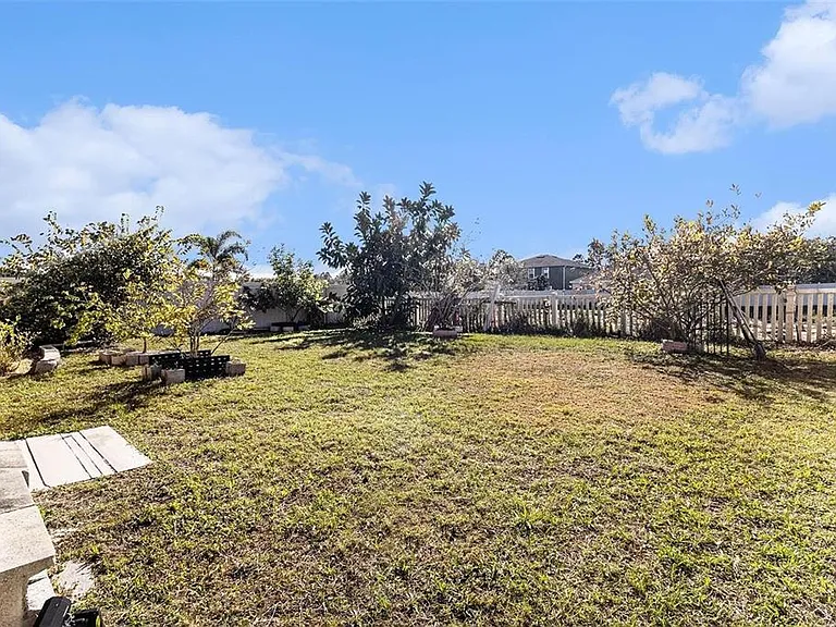 769 Forest Trace Cir — Photo 4