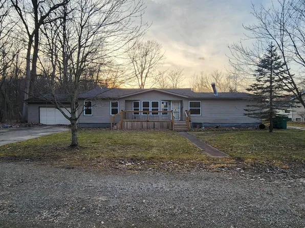 15900 Sandburg St, Romulus, MI 48174