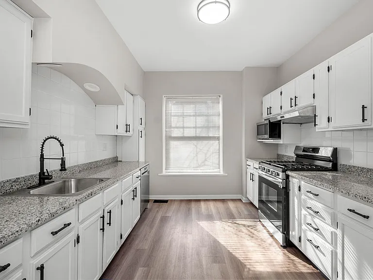 226 East End Avenue — Photo 1
