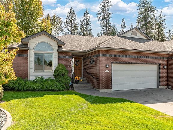 3rd image of 303 W Arrow Ln