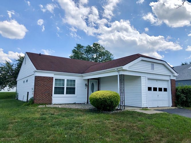 1st image of 93 Buckingham Dr N