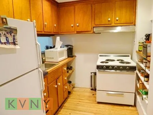 Rented by KVNY Soho | media 32