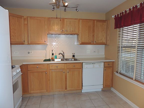 5th image of 2411 Sheehan Dr Unit 102