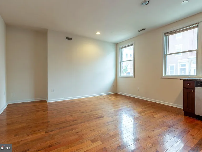 1429 Poplar St #1A — Photo 4