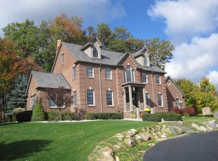 8635 Deerwood Rd, Clarkston, MI 48348