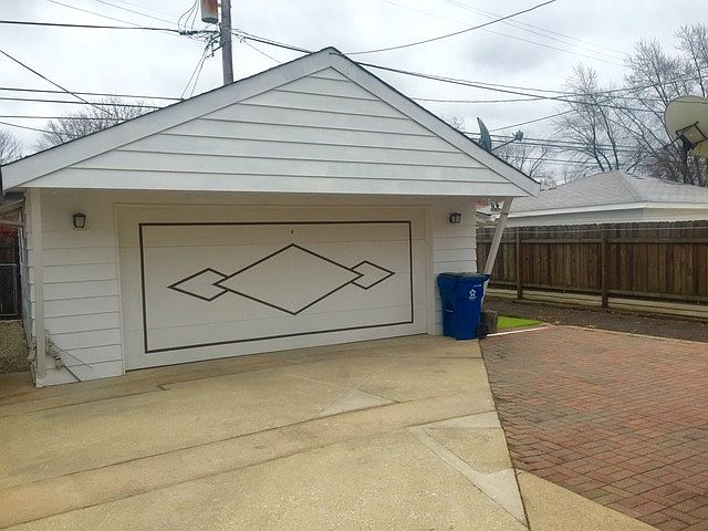 2nd image of 2547 Willow St