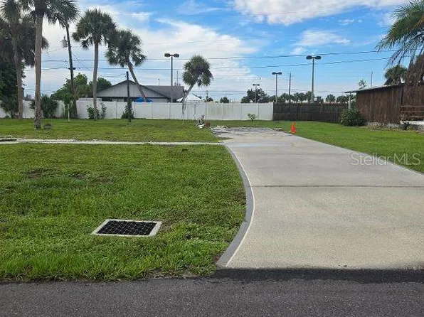 2445 Heron Dr #5, Englewood, FL 34224