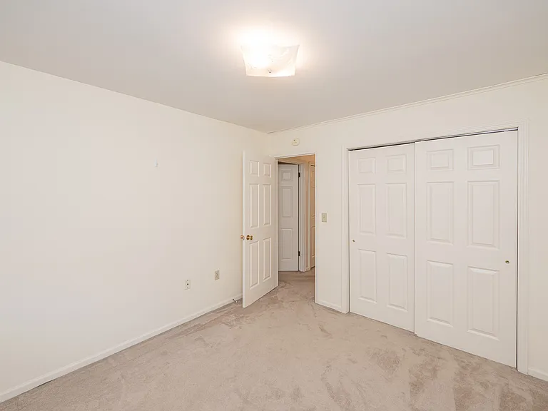 60 Riggs Dr — Photo 9