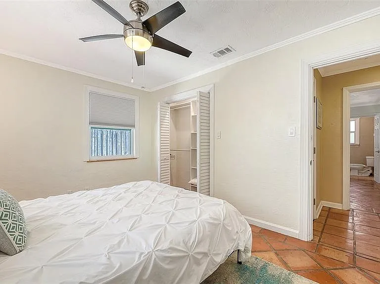 1127 S Osprey Ave — Photo 40