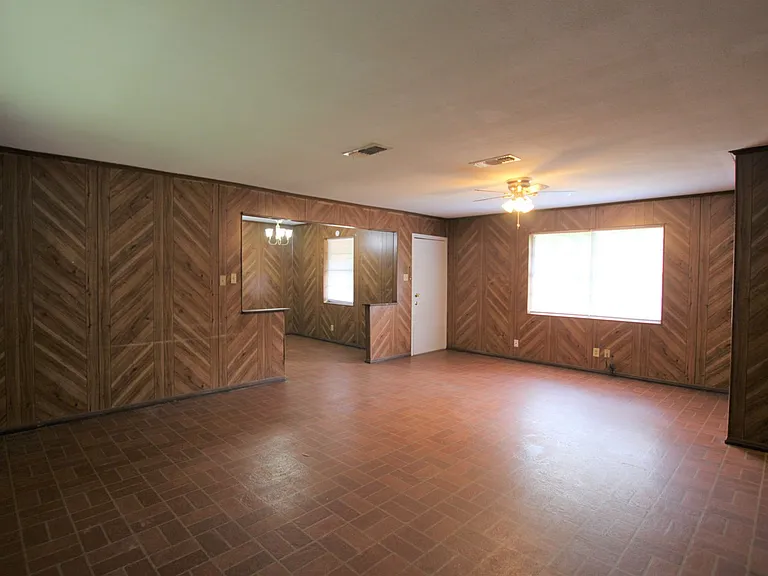 1428 E. Houston SERIES 74 — Photo 7