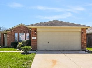2115 Beacon Light Ln, Fresno, TX 77545