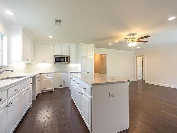 4th image of 3501 Lamesa Dr