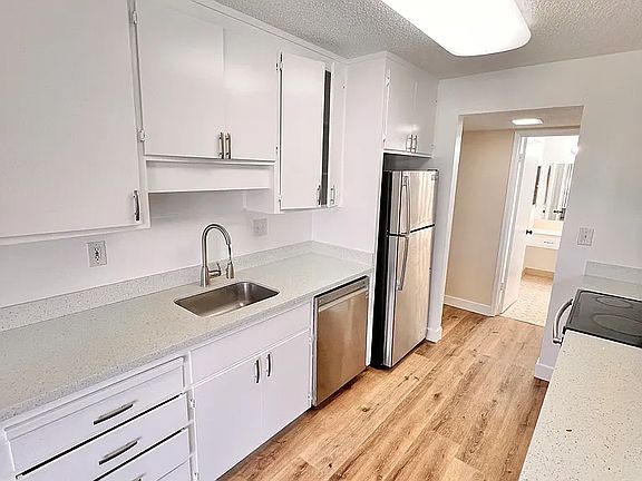 4th image of 2165 Carlmont Dr APT 302