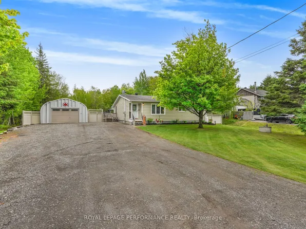 8872 Mitch Owens Rd, Ottawa, ON K0A 1V0