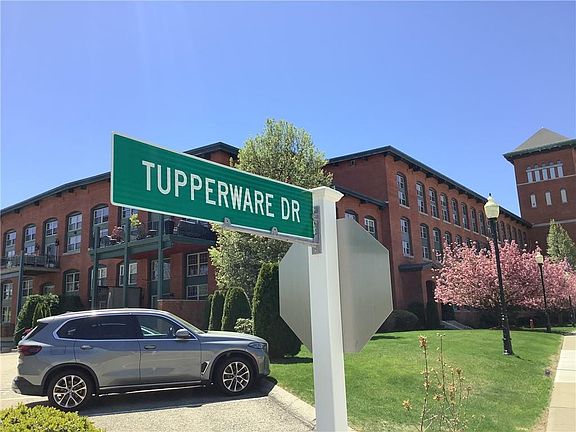 2nd image of 1 Tupperware Dr Unit 221