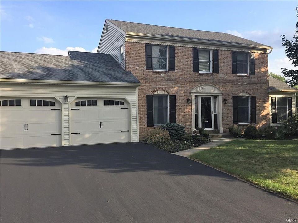 1st image of 184 Tewksbury Ct