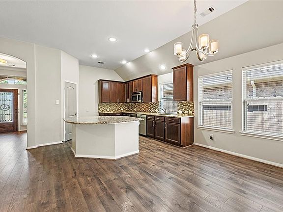 3rd image of 8461 Horsepen Bend Drive