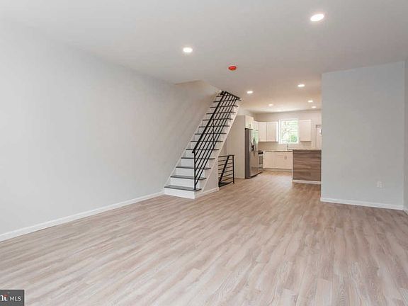 5th image of 2729 Oakford St