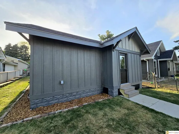 2436 S 23rd St, Omaha, NE 68108