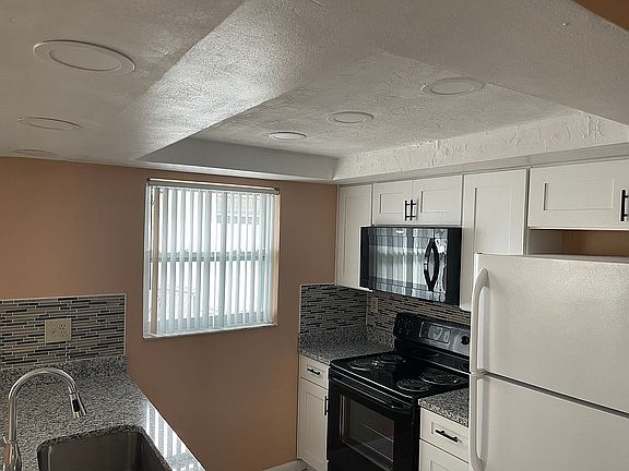 2nd image of 7850 Foxwood Dr