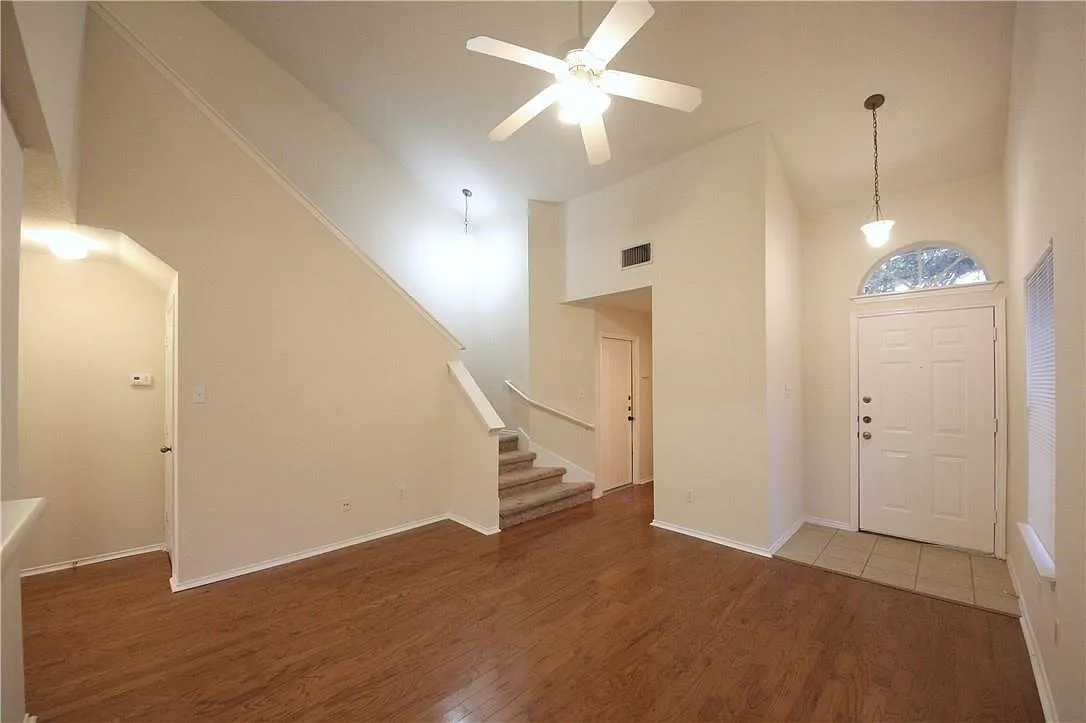 3 bed, 2.5 bath, 1511 sqft, $1,795 — Photo 2