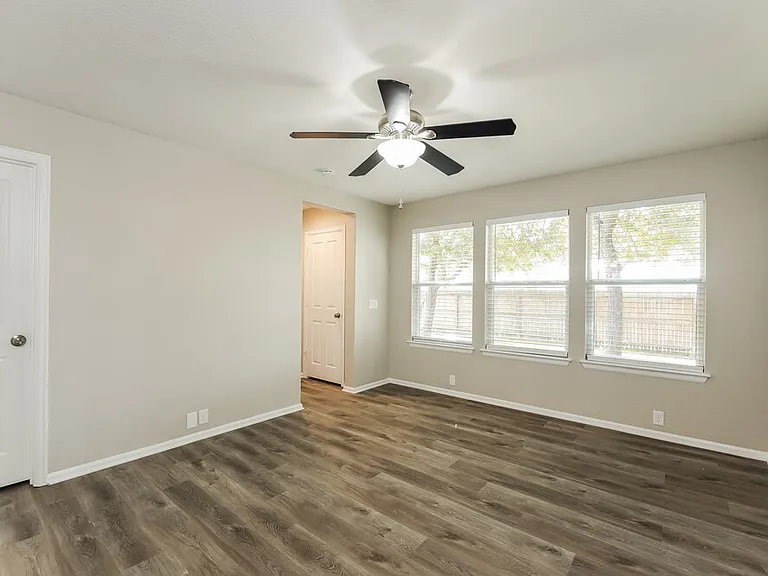 3411 Maguey Trl — Photo 9