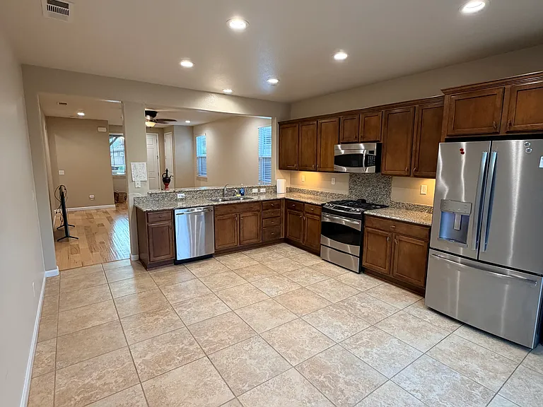 9855 Sheffield Way — Photo 5