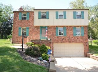 1034 Fox Terrier Dr, Bethel Park, PA 15102