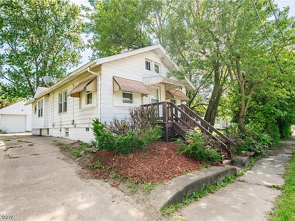 4th image of 688 Kipling St