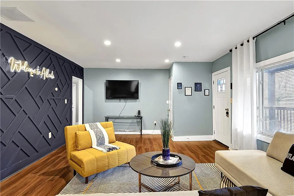 4 bed, 3.5 bath, $3,500 — Photo 1