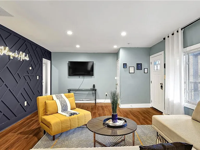 112 Linkwood Rd NW — Photo 1