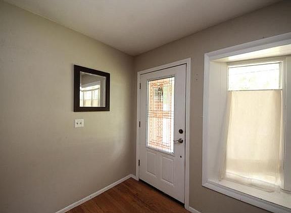 5th image of 203 W Poos Dr