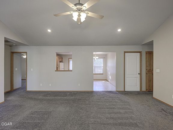 2nd image of 509 W Grand Ave