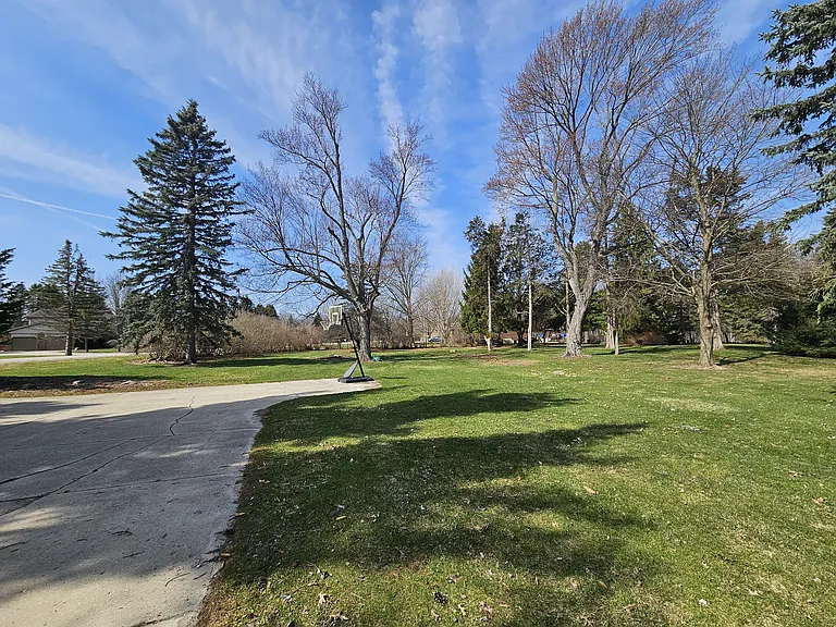 10457 Blaine Rd — Photo 2