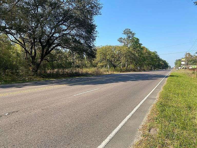 2nd image of Longleaf Dr