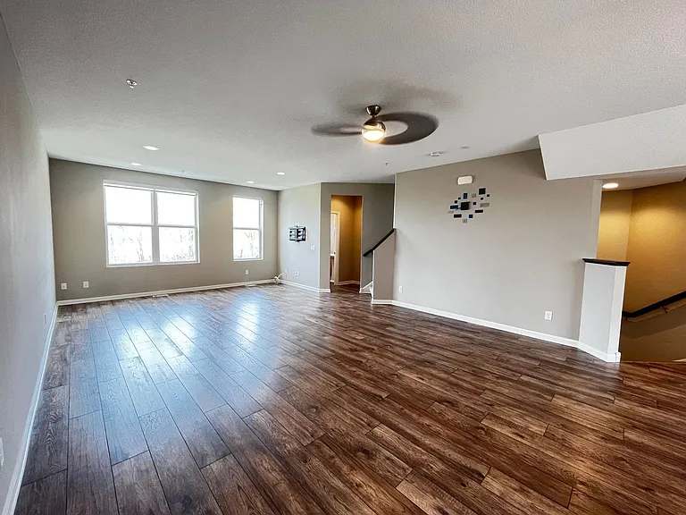 5228 Hampton St NE — Photo 13