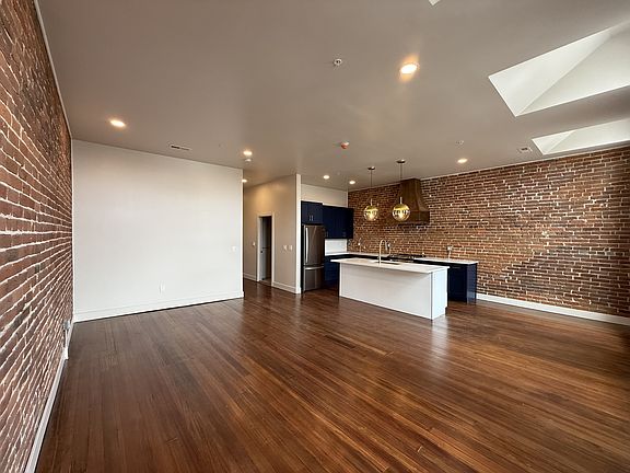2nd image of 404 Shawnee St #1