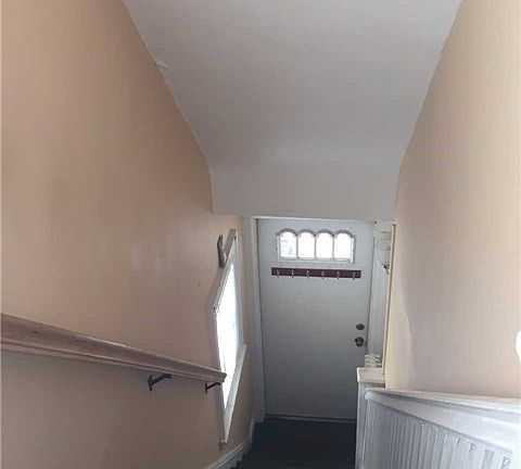 3rd image of 47 E Mineola Ave