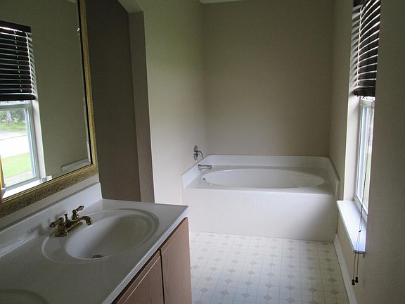 3rd image of 2431 Dumas Dr