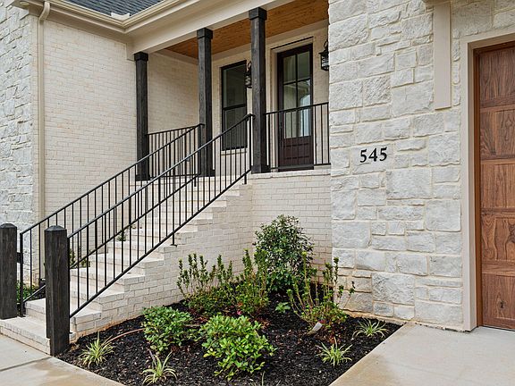 3rd image of 545 Clubhouse Dr